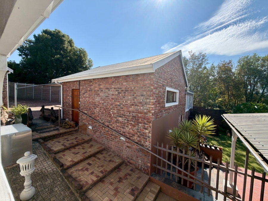 7 Bedroom Property for Sale in Heather Park Western Cape